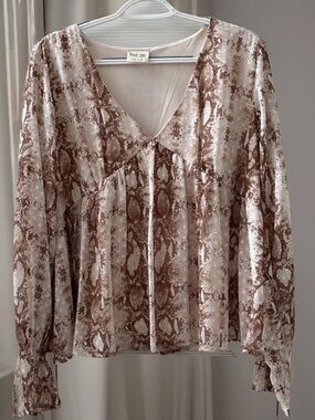 Peach Love California Brown Snake Print V-Neck Blouse Large